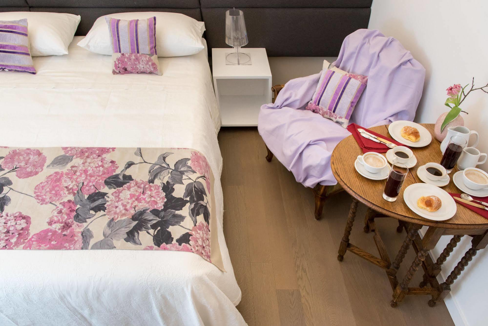 ローマ Approdo Ripetta Bed & Breakfast エクステリア 写真